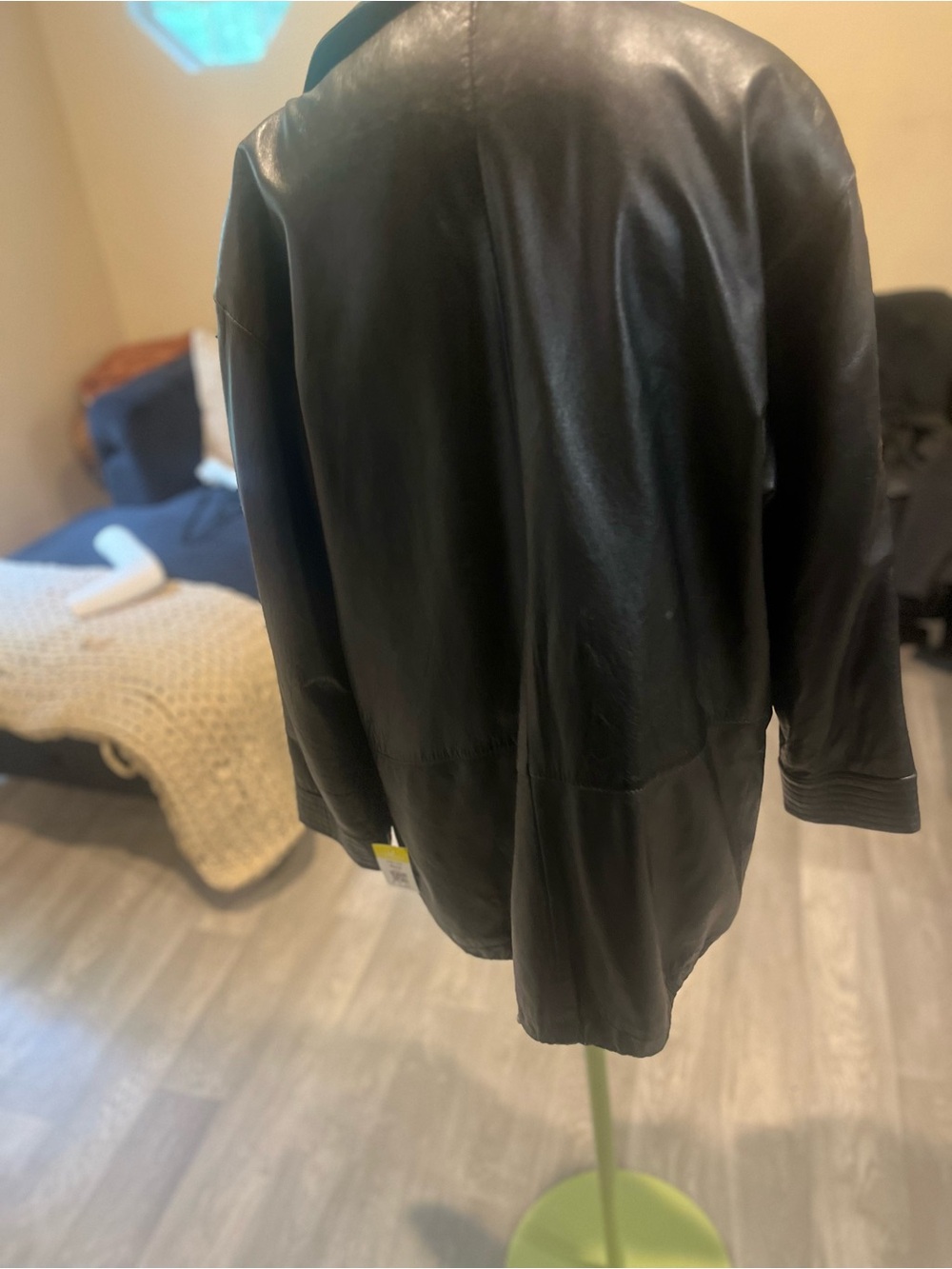 Black Leather Minimalist Grunge Vintage Zip-Front Jacket with Quilted Collar - Picture 7 of 10